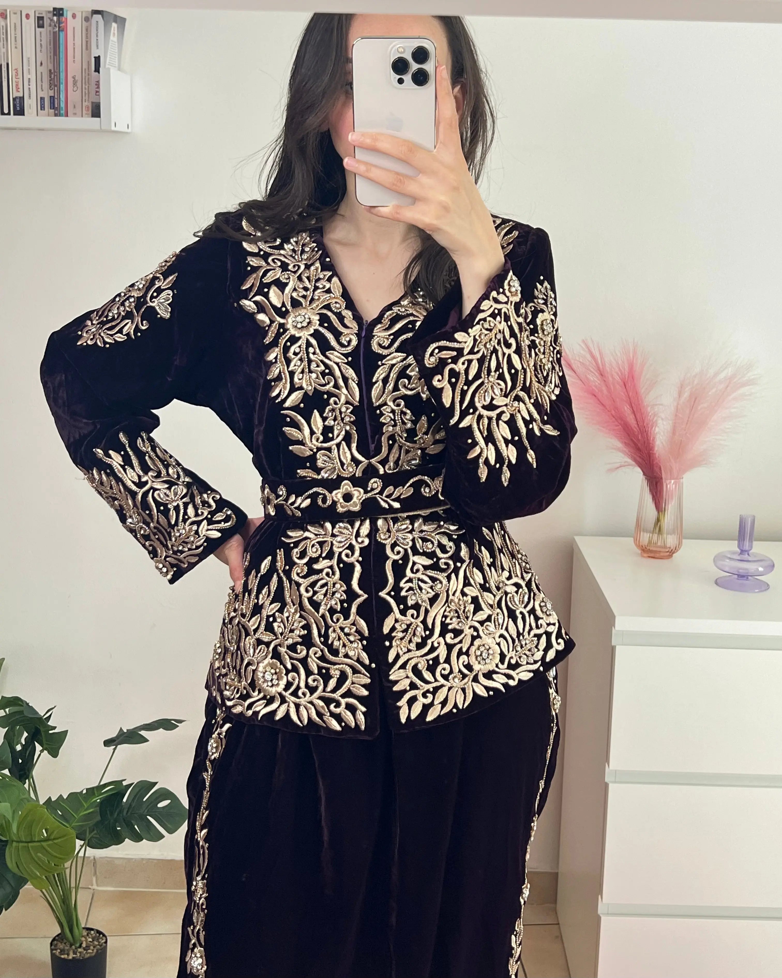 Karakou Aubergine Velours Amrah